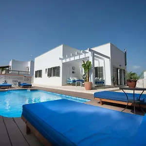 https://holiday-home-cala-llombards.balearic-islands.net